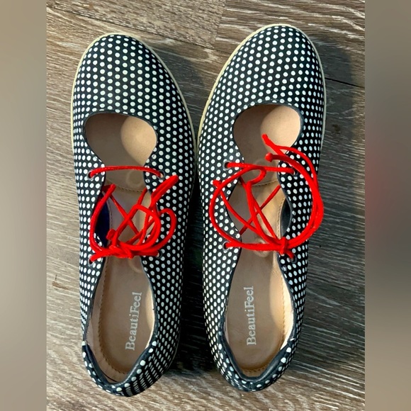 Beautifeel - Polka Dot Lace-Up Oxfords with Red Laces - Picture 1 of 8